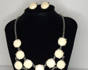 Vintage Silver Tone and Cream Bib Necklace and Earrings Set 18 Inch A-2-34