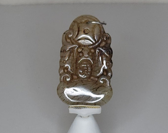 Vintage Nephrite Jade Carved Elephant Pendant B-4-91