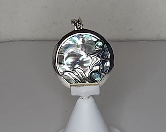 Vintage Real Abalone Shell Silver Tone Pendant with Starfish and Wave Design B-3-74