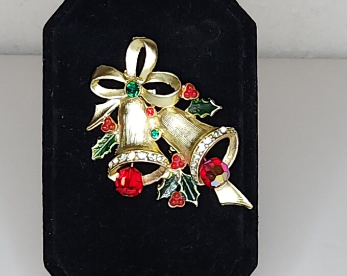 Vintage Gold Tone Bells and Holly Brooch Pin A-2-72