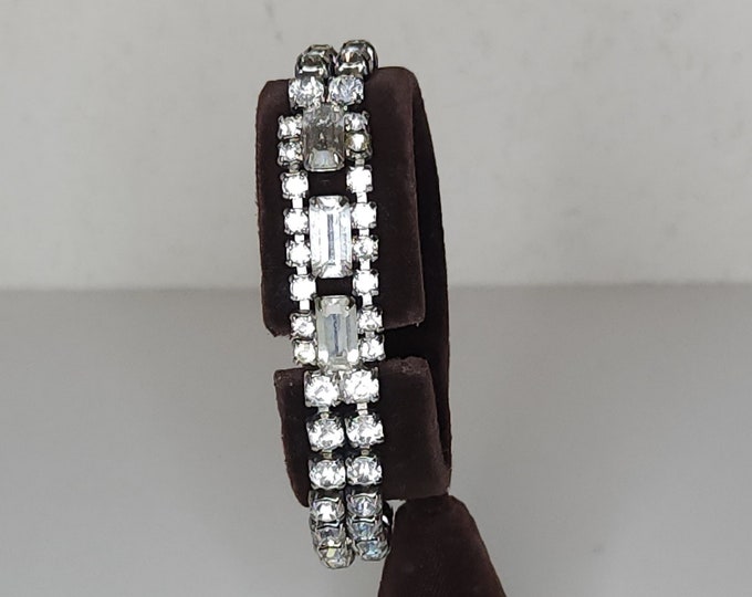 Vintage Silver Tone and Clear Rhinestone Link Bracelet 7 Inch A-7-35-JM