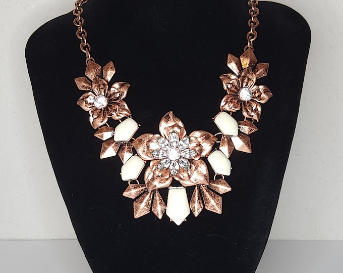 Vintage Premier Designs Copper Plated Flower Bib Necklace with White Acrylic and Crystal Accents B-2-53