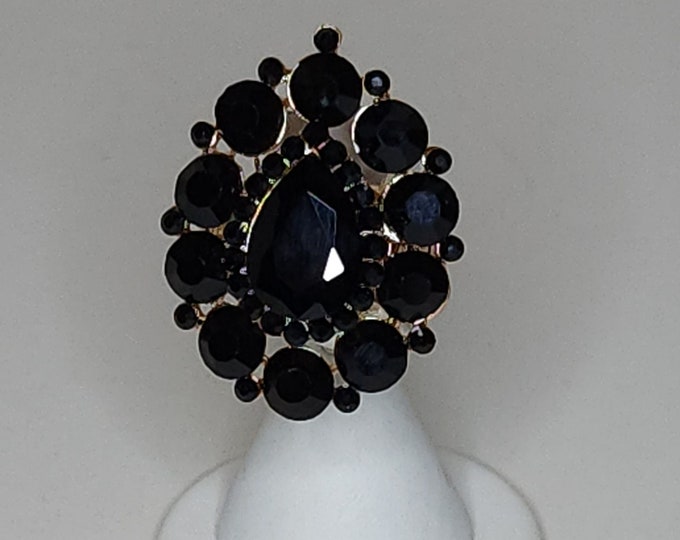 Vintage Gold Tone and Black Rhinestone Stretchy Statement Ring A-5-86
