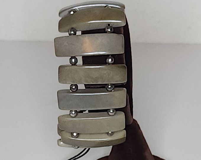 Vintage Gray Faux Stone on Thread Bracelet A-7-65