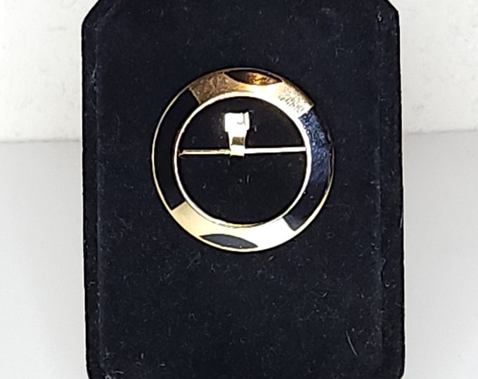 NOS 18 K Gold Plated Circle Brooch Pin with Black Detailing B-4-3