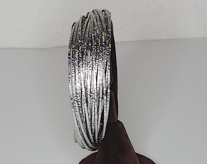 Vintage Silver Tone Textured Interlocking Bangles Bracelet B-2-54