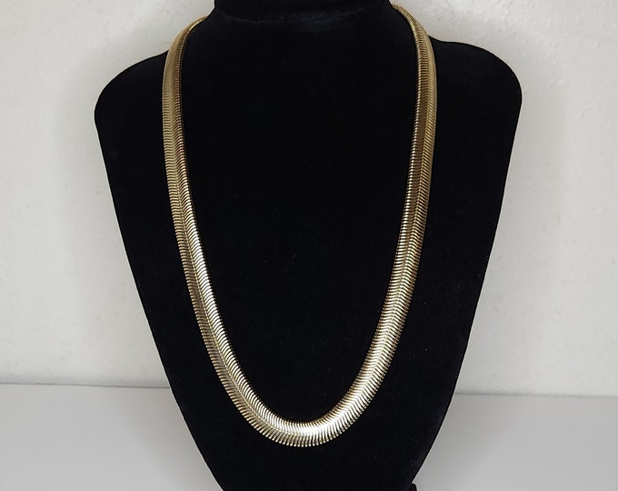 Vintage Gold Tone Thick Herringbone Chain Necklace 20 Inch A-5-19-RRH