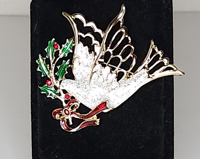 Vintage White Christmas Dove with Holly and Red Bow Gold Tone Brooch Pin B-4-19