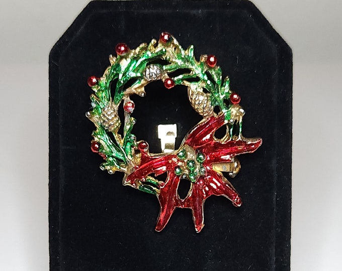 Vintage Christmas Round Wreath Brooch Pin with Red Poinsettia Flower and Gold Tone Pinecones A-1-14