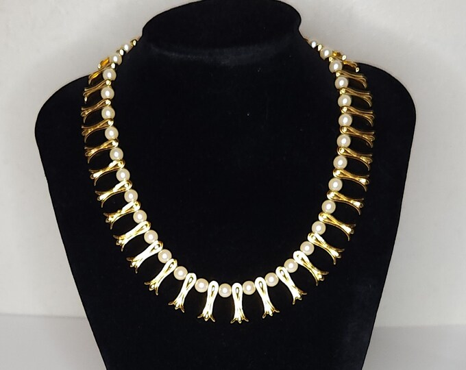 Vintage Art Treasures of the Vatican Museum Little Fishes Faux Pearl Necklace B-3-101