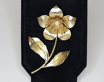 Vintage Gold Tone Flower Brooch Pin with Faux Pearl A-2-89
