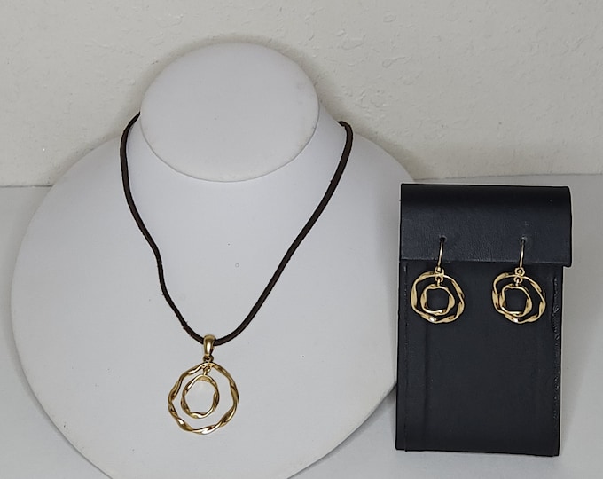 Vintage Lia Sophia Signed Brown Leather and Gold Tone Two Twisted Circles Pendant with Matching Earrings C-5-22