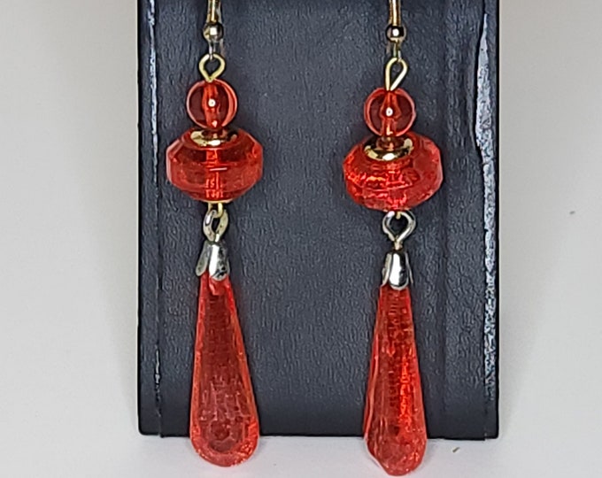 Vintage Crackled Red Dangle Earrings A-6-32