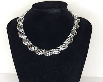 Vintage Silver Tone Link Necklace 15 Inch A-1-95