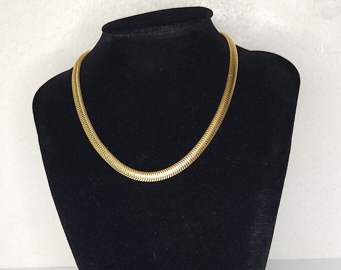 Vintage Gold Tone Serpentine Chain Necklace B-2-16