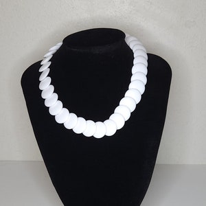 Vintage White Overlapping Disc Choker Necklace A-8-37
