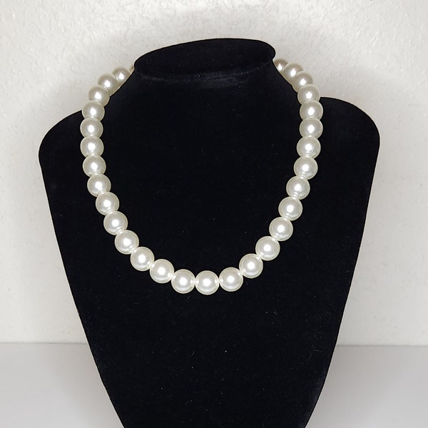 Vintage Hong Kong Marked Faux Pearl Necklace 18 Inch A-2-79