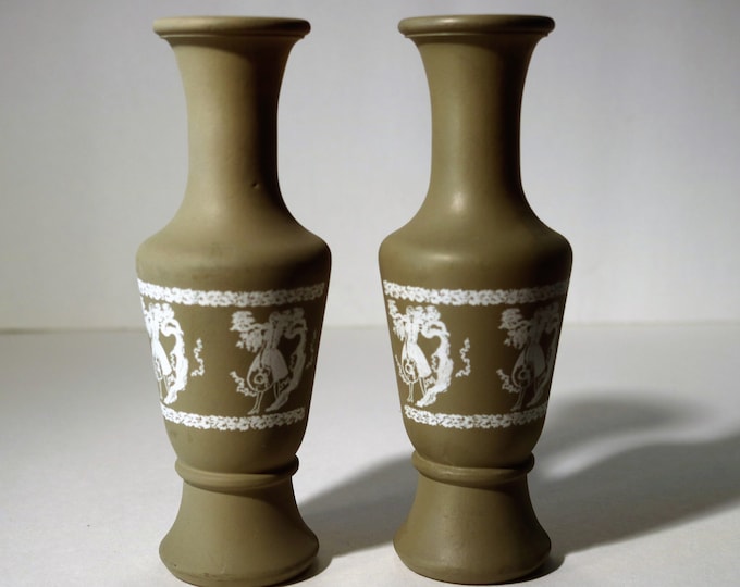 Set of 2 Wedgwood Green Jasperware-Like Bud 5 5/8" Vases