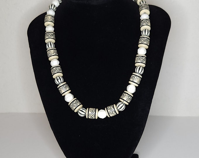 Vintage White and Black Patterned Beaded Necklace A-8-65