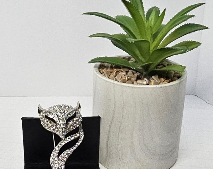Stylized Rhinestone and Enameled Fox Brooch Silver Tone LIN3