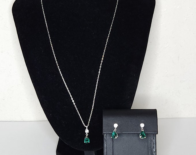 Vintage Pure Silver Plated and Cubic Zirconia Green Teardrop Pendant Necklace and Earrings Set in Box C-8-48