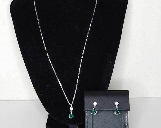 Vintage Pure Silver Plated and Cubic Zirconia Green Teardrop Pendant Necklace and Earrings Set in Box C-8-48