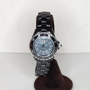 Isaac Mizrahi casual and chic watch! mqdefault.jpg main image 2