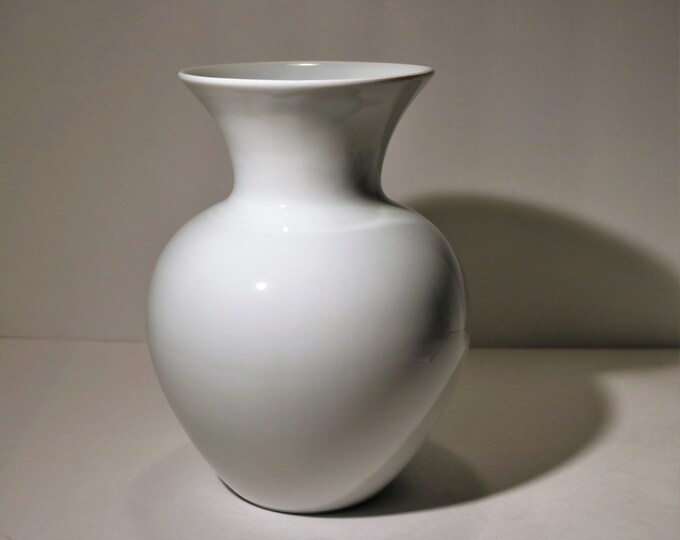 1960's Bareuther Waldsassen Barvaria-Germany 9 1/2" White Sweetheart Vase