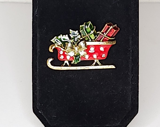 Vintage Hobé Signed Gold Tone Sleigh with Presents Brooch Pin B-4-36