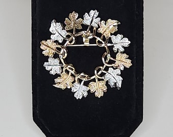 Vintage Sarah Coventry Signed Gold Tone and Silver Tone Leaf Round Wreath Brooch Pin B-5-29