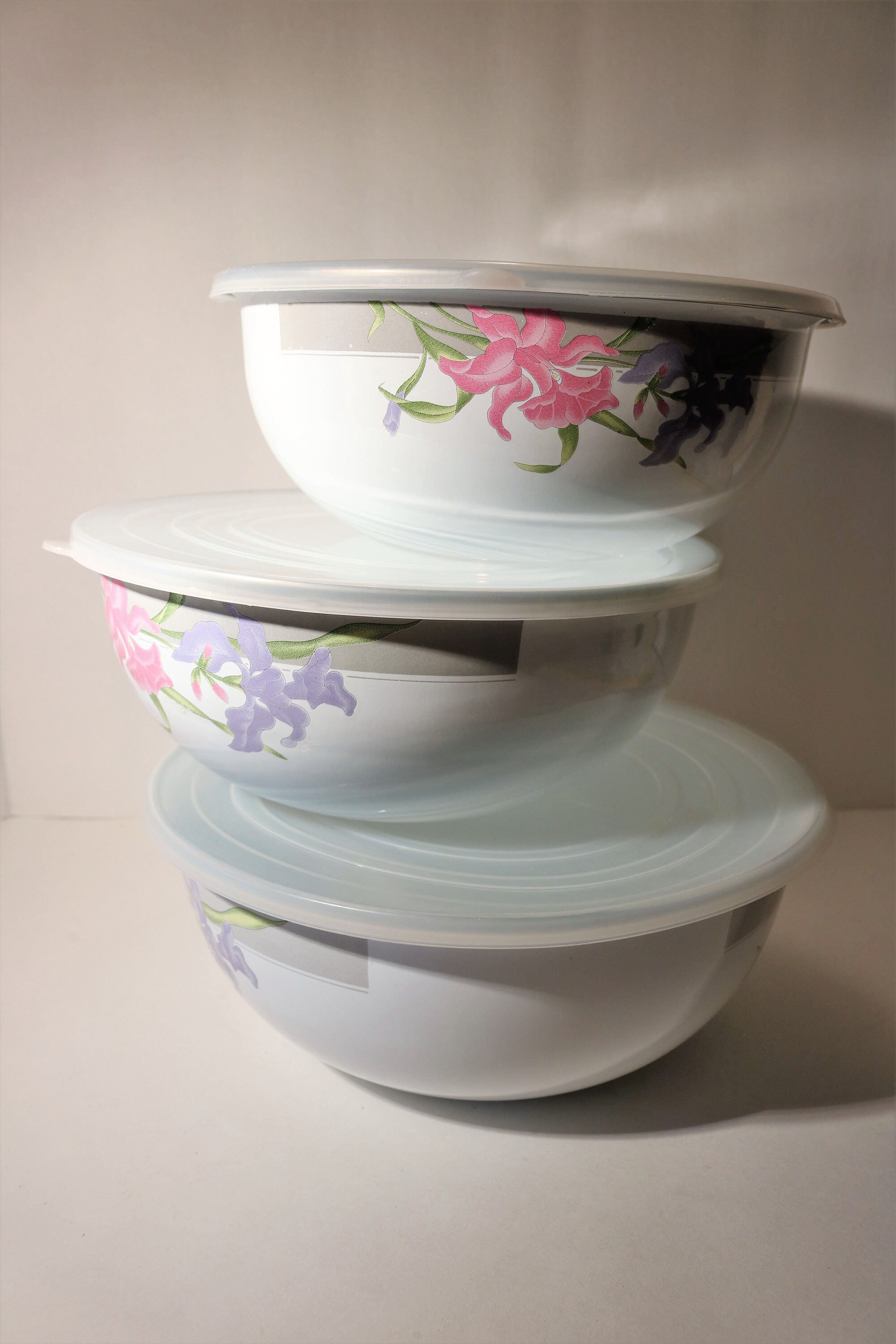 Retro 80's Kitchen GMI Nesting Enamelware Mixing Bowls with Lids Gray