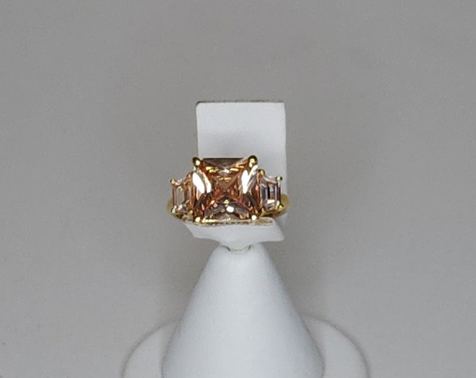 Vintage Costume Ring in Gold Tone with Peach Rhinestone Size 8.25 B-4-86