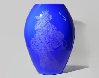 Fenton 1985 Gabrielle Connoisseur Cobalt Blue Cased White Sand Carved 12" Vase Limited Ed 86/800
