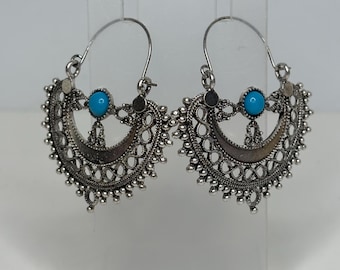 Southwest Style Costume Sliver Tone Faux Turquoise Lacy Hoop Earrings-Like New D-8-95