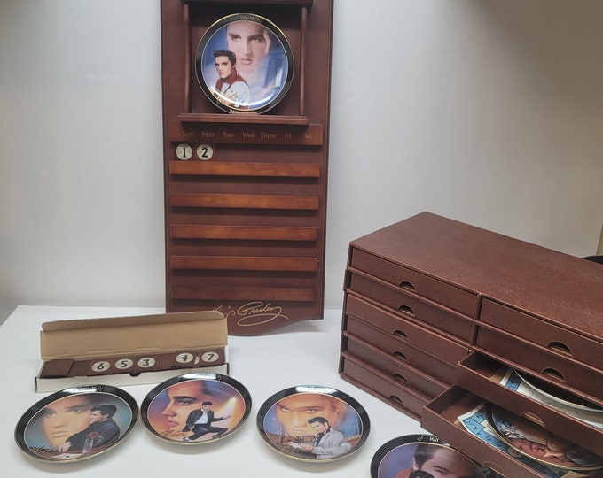 Vintage Bradford Exchange Elvis Presley Perpetual Calendar with 12 Plates