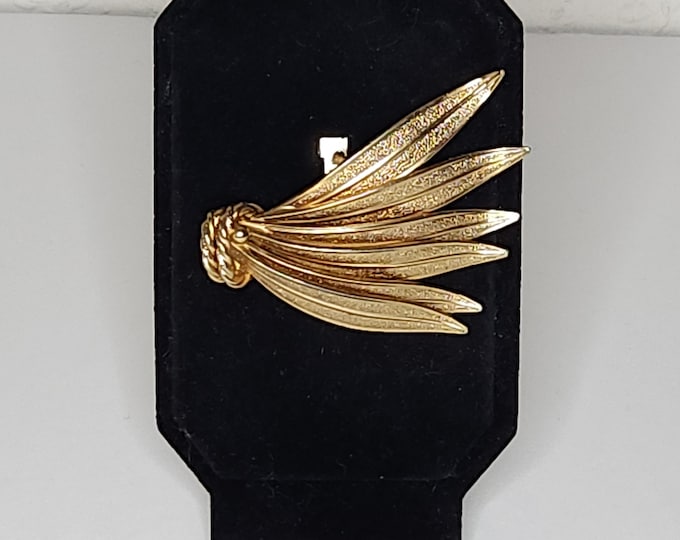 Vintage Pegasus Coro Signed Gold Tone Pegasus Wings Brooch Pin B-2-89