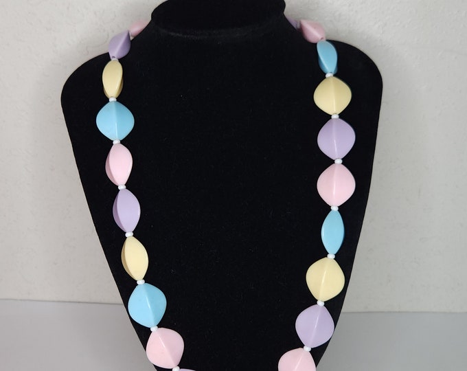 Vintage Pastel Pink, Blue, Yellow and Purple Plastic Oval Beaded Necklace with White Spacer Beads D-3-6