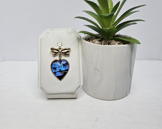 Mid Century Blue Morpho Butterfly Wing Beach Scene Sweetheart Heart and Bow Brooch Pin D-5-36