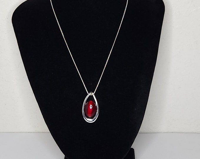 Vintage Silver Tone and Red Plastic Oval Pendant Necklace D-2-14