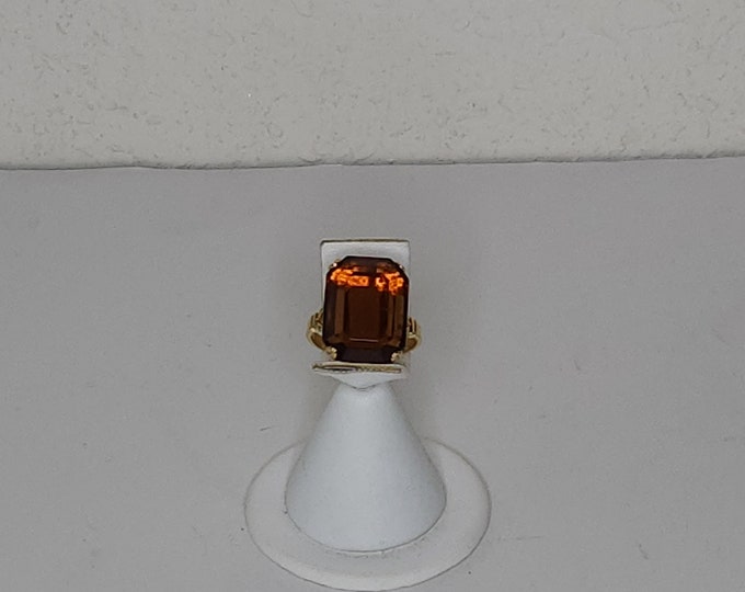 Vintage Avon Signed Gold Tone and Faux Golden Topaz Cocktail Ring Size 8 D-1-43