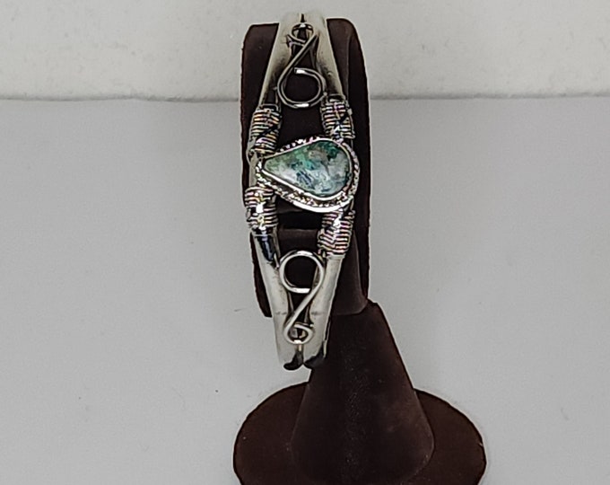 Vintage Silver Tone and Green Real Stone Teardrop Open Cuff Bracelet - Pliable D-1-37