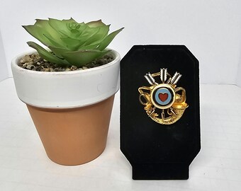 Vintage Joan Rivers Hunting for Love Arrows Target Heart Horn Brooch Pin Gold Tone D-5-19