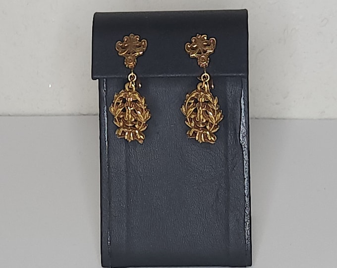 Vintage Accessocraft NYC Signed Gold Tone Ornate Floral Dangle Screw Back Earrings C-7-60