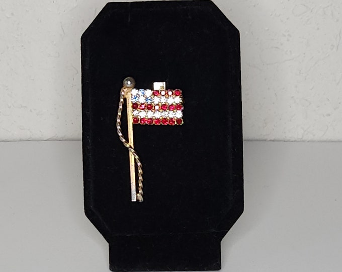 Vintage Gold Tone United States of America Flag Brooch Pin with Red, Clear and Blue Rhinestones C-1-58