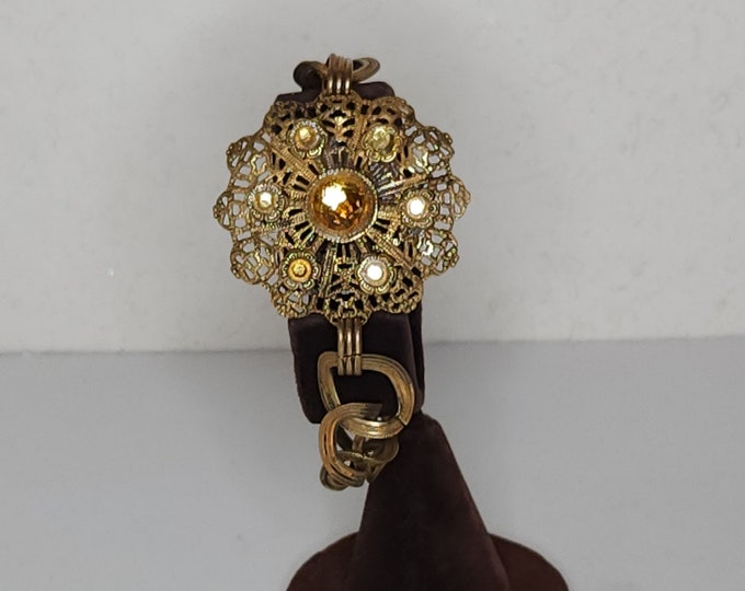 Very Vintage Gold Tone Floral Filigree Bracelet with Yellow Rhinestones C-4-28