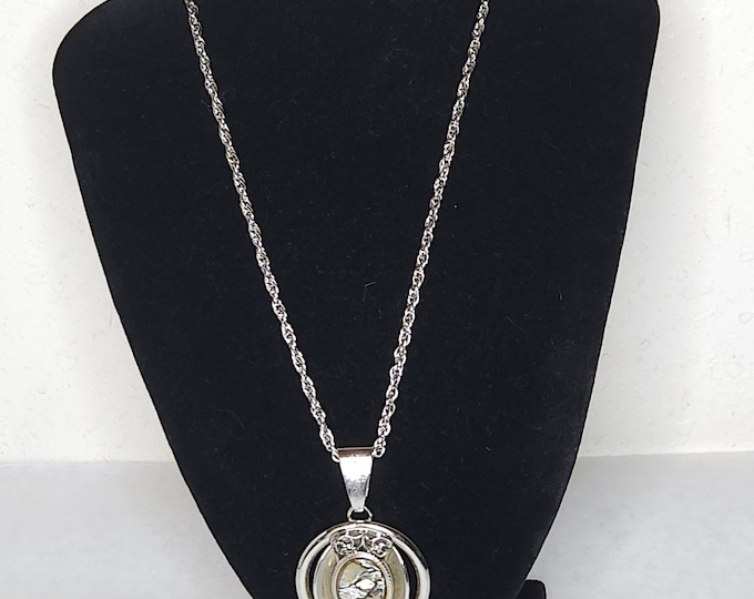 Vintage Silver Tone and Abalone Shell Pendant Necklace B-8-80