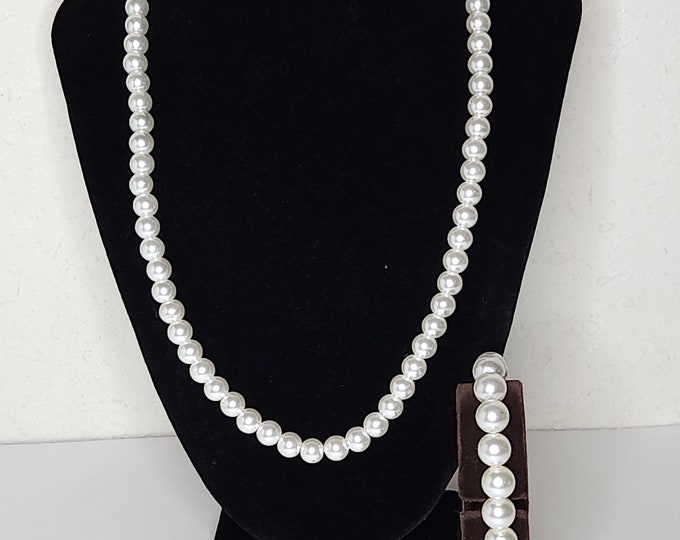 Vintage Glass Faux Pearl Necklace and Plastic Faux Pearl Stretch Bracelet Set B-9-96