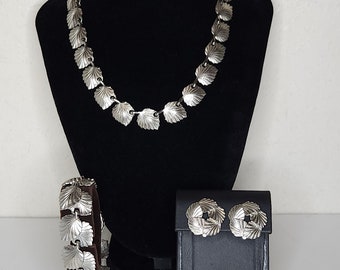 Vintage Silver Tone Leaves Link Necklace, Bracelet and Clip-On Earrings Set D-1-15
