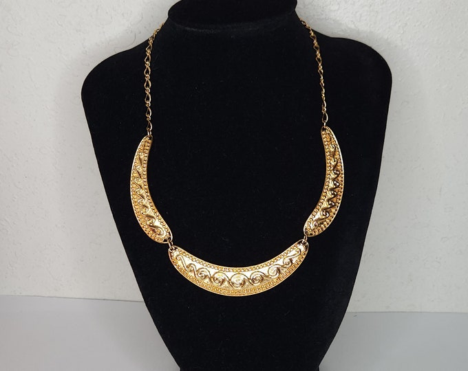 Vintage Avon Marked 1980's Etruscan Three Panel Gold Tone Bib Necklace D-3-41