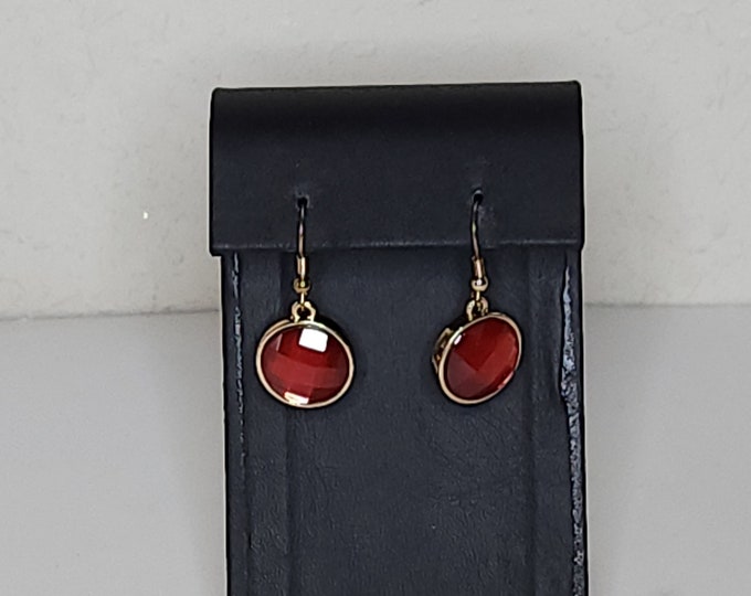 Vintage Red Faceted Circle and Gold Tone Dangle Earrings C-7-13